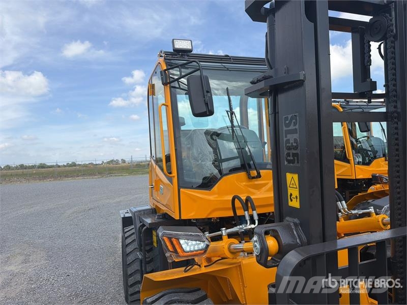  SDLOOL 35 7700 lb 4x4 Montacargas Todo Terreno (Si Terenski viličar