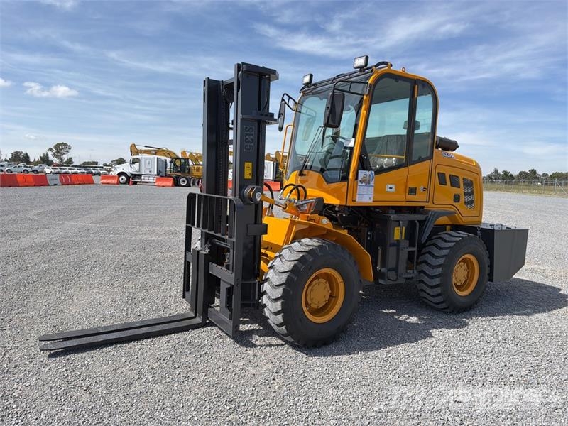 SDLOOL 35 7700 lb 4x4 Montacargas Todo Terreno (Si Terenski viličar