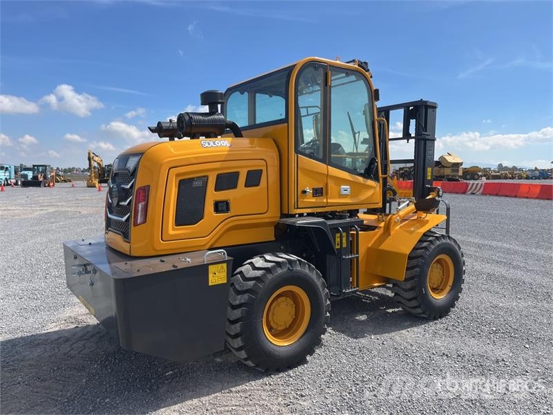 SDLOOL 35 7700 lb 4x4 Montacargas Todo Terreno (Si Terenski viličar