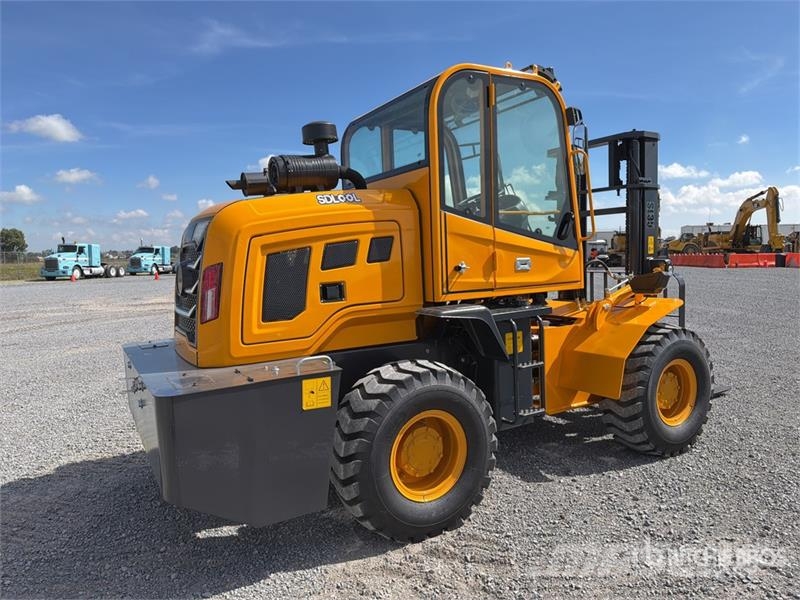 SDLOOL 35 7700 lb 4x4 Montacargas Todo Terreno (Si Terenski viličar