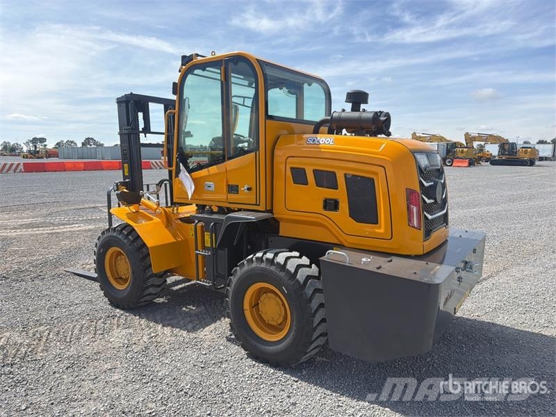  SDLOOL 35 7700 lb 4x4 Montacargas Todo Terreno (Si Terenski viličar