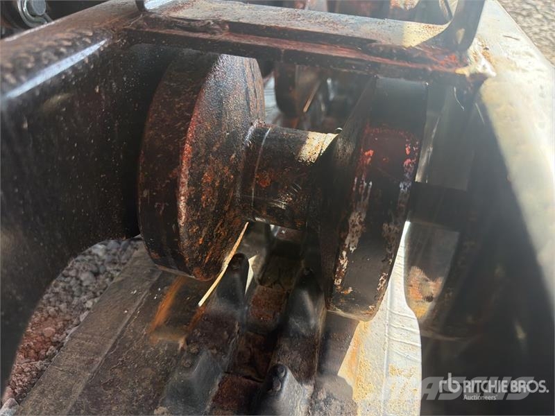  SDLOOL J1500 Mini Crawler Mini Volteo sobre Orugas عربات نقل قلابة للمواقع