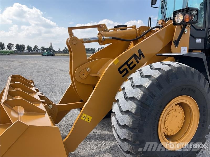 SEM 655D Rataslaadurid