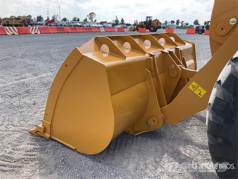 SEM 655D Rataslaadurid