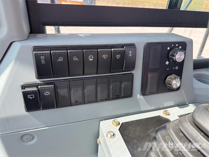 SEM 655D. Wheel Loader (Unused) Rataslaadurid