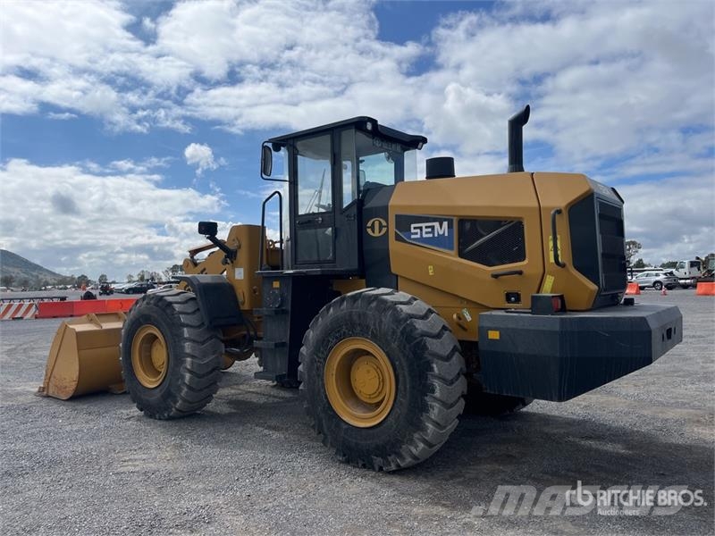 SEM 655F Cargador sobre Neumaticos / Wheel Loader Pyöräkuormaajat