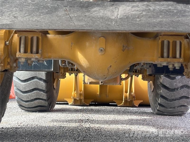 SEM 655F Cargador sobre Neumaticos / Wheel Loader Pyöräkuormaajat