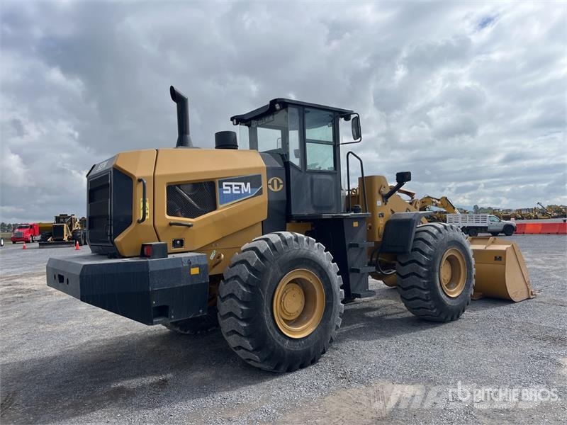 SEM 655F Cargador sobre Neumaticos / Wheel Loader Pyöräkuormaajat