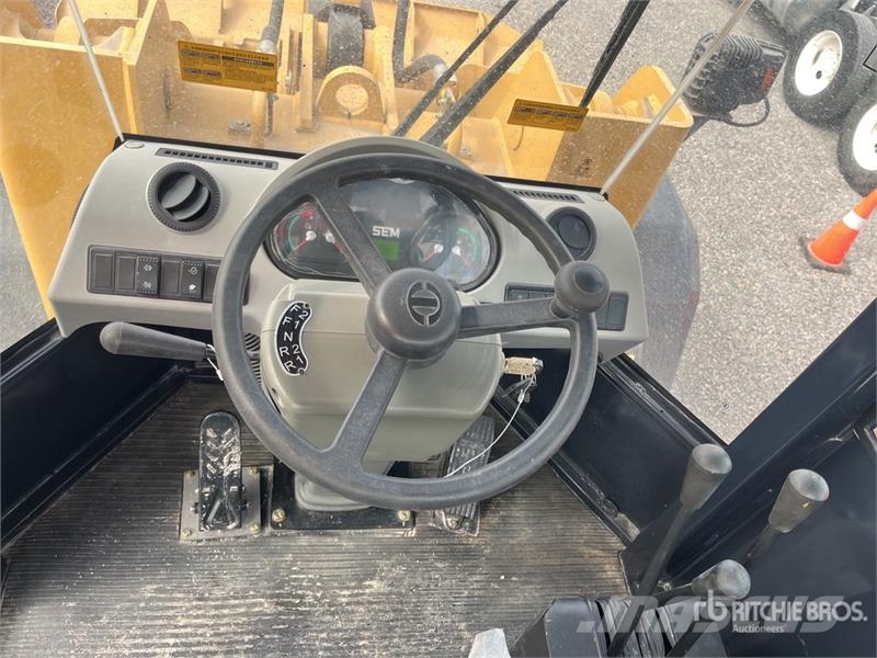 SEM 655F Cargador sobre Neumaticos / Wheel Loader Pyöräkuormaajat