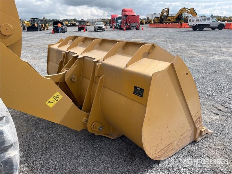 SEM 655F Cargador sobre Neumaticos / Wheel Loader Pyöräkuormaajat