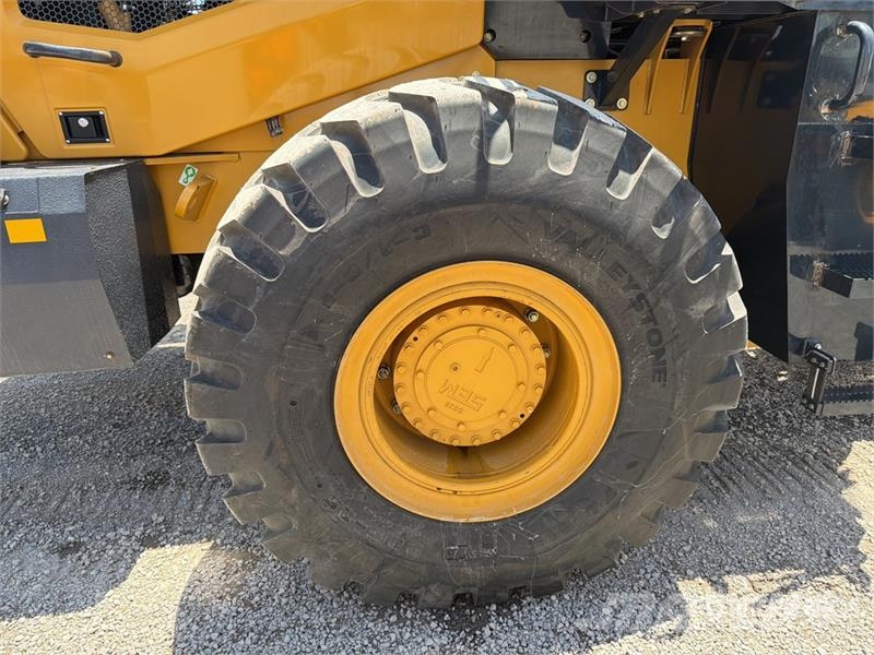 SEM 656F Cargador sobre Neumaticos (Sin Usar) / Wheel  Колесни товарачи
