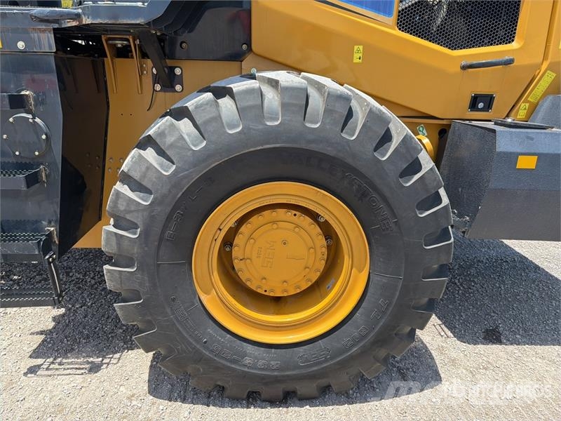 SEM 656F Cargador sobre Neumaticos (Sin Usar) / Wheel  Колесни товарачи