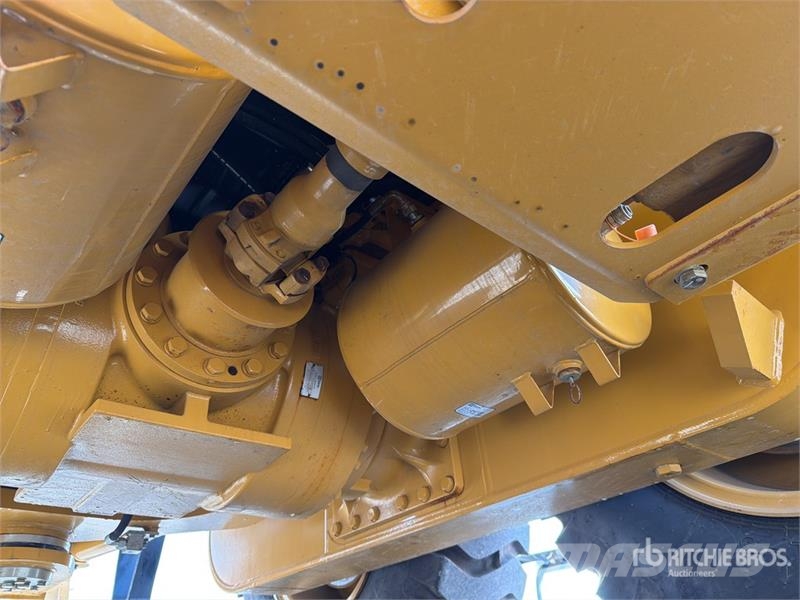 SEM 920F Motoconformadora (Sin Usar) / Motor Grader (U Grejderi