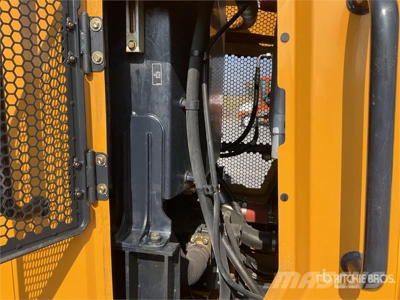 SEM 920F Motoconformadora (Sin Usar) / Motor Grader (U Grader