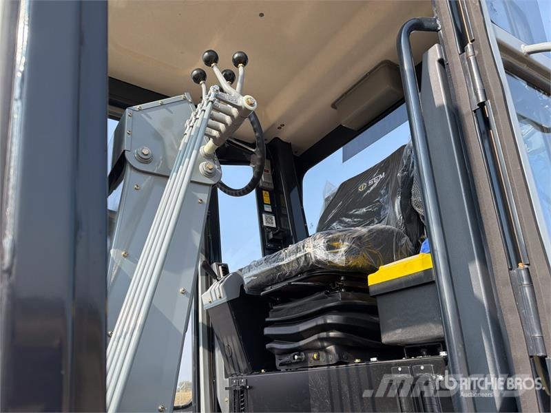 SEM 920F Motoconformadora (Sin Usar) / Motor Grader (U Greideriai