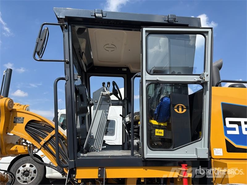SEM 920F Motoconformadora (Sin Usar) / Motor Grader (U Grejderi