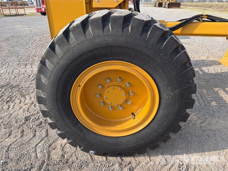 SEM 920F Motoconformadora (Sin Usar) / Motor Grader (U Greideriai