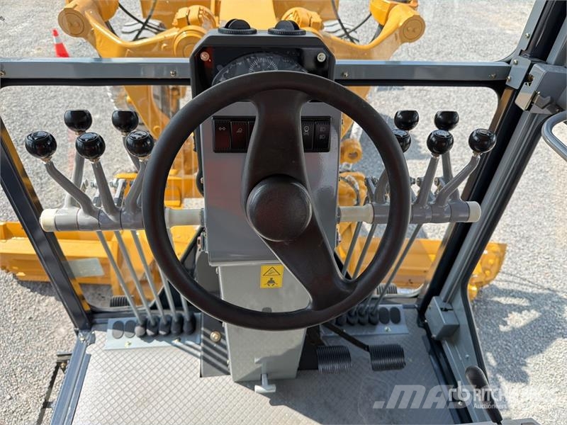 SEM 920F Motoconformadora (Sin Usar) / Motor Grader (U Grejderi