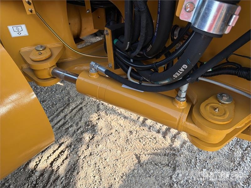 SEM 920F Motoconformadora (Sin Usar) / Motor Grader (U Greideriai