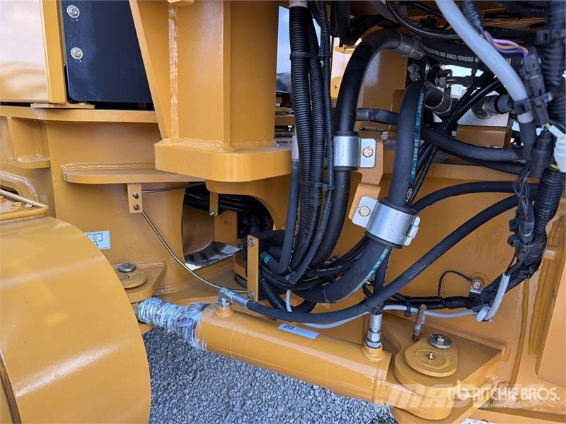 SEM 920F Motoconformadora (Sin Usar) / Motor Grader (U Grejderi