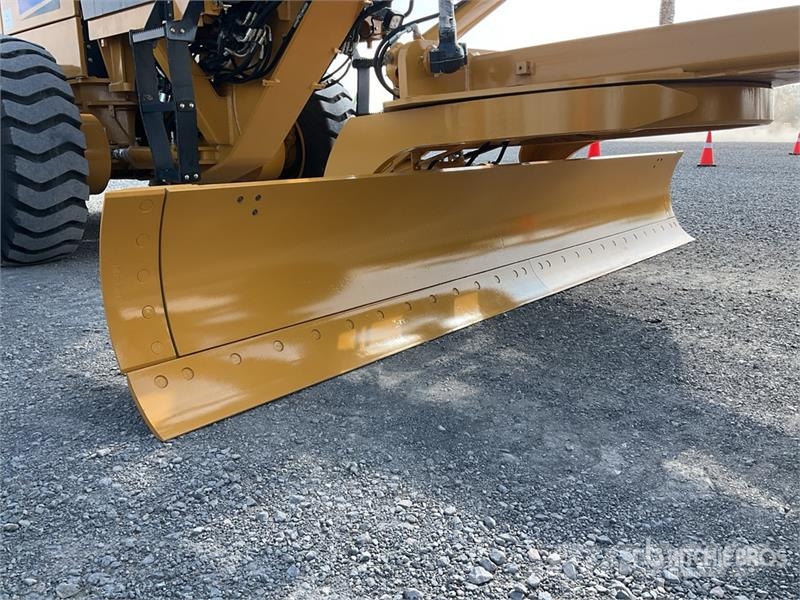 SEM 920F Motoconformadora (Sin Usar) / Motor Grader (U Grader