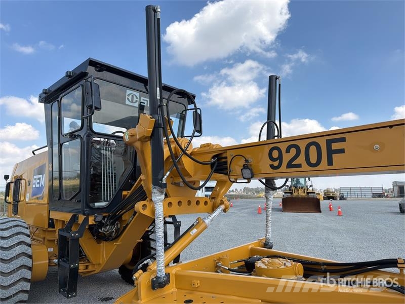 SEM 920F Motoconformadora (Sin Usar) / Motor Grader (U Grejderi