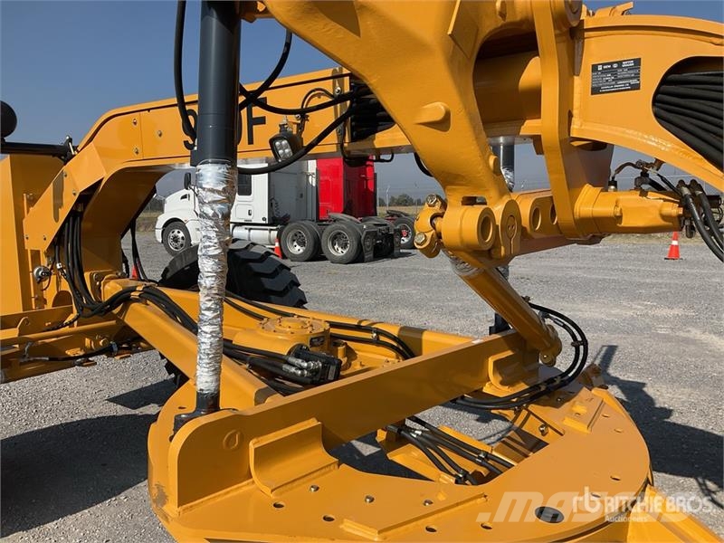 SEM 920F Motoconformadora (Sin Usar) / Motor Grader (U Grader