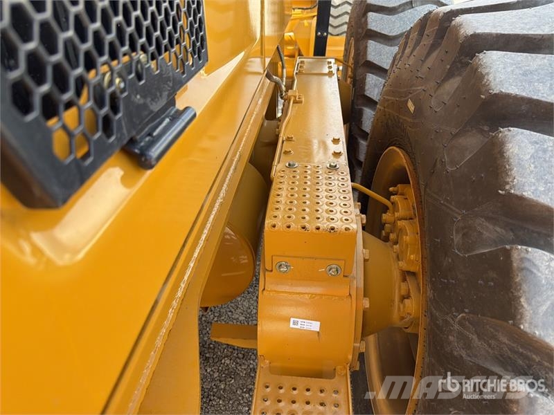 SEM 920F Motoconformadora (Sin Usar) / Motor Grader (U Grejderi