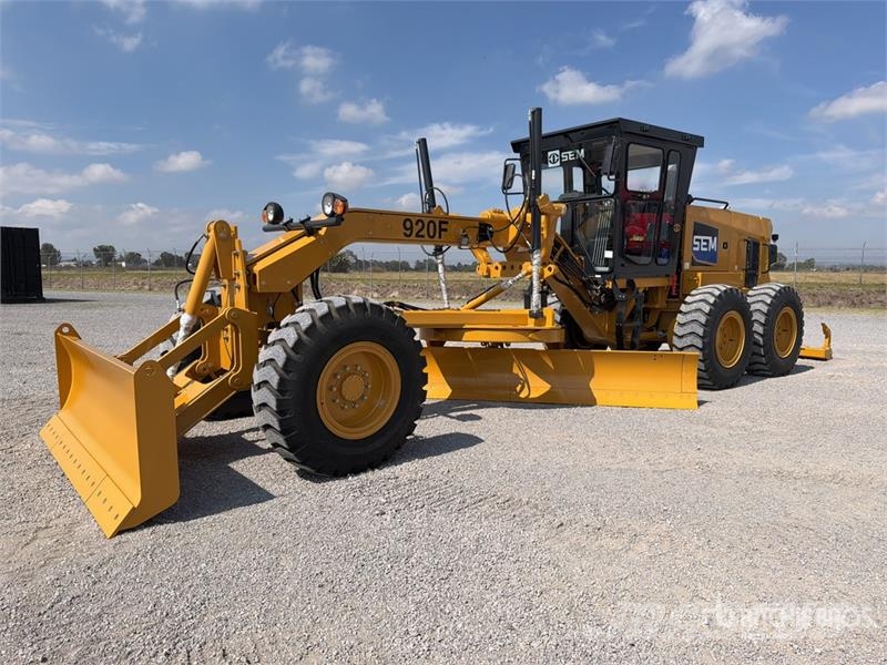 SEM 920F Motoconformadora (Sin Usar) / Motor Grader (U Grejderi