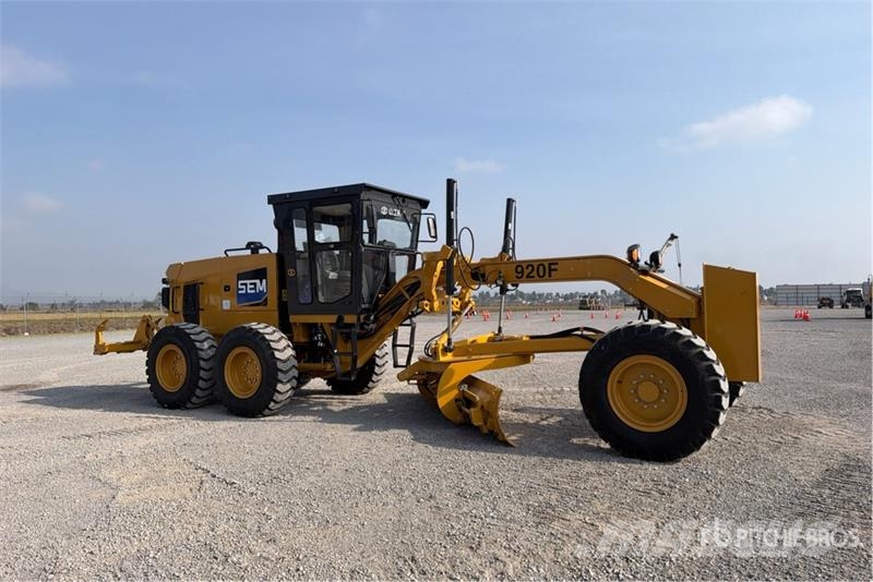 SEM 920F Motoconformadora (Sin Usar) / Motor Grader (U Greideriai