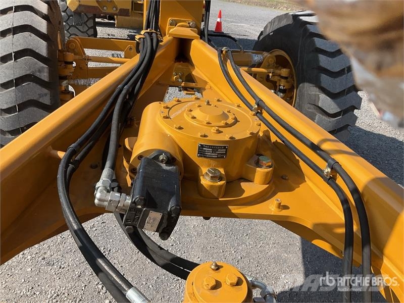 SEM 920F Motoconformadora (Sin Usar) / Motor Grader (U Grader