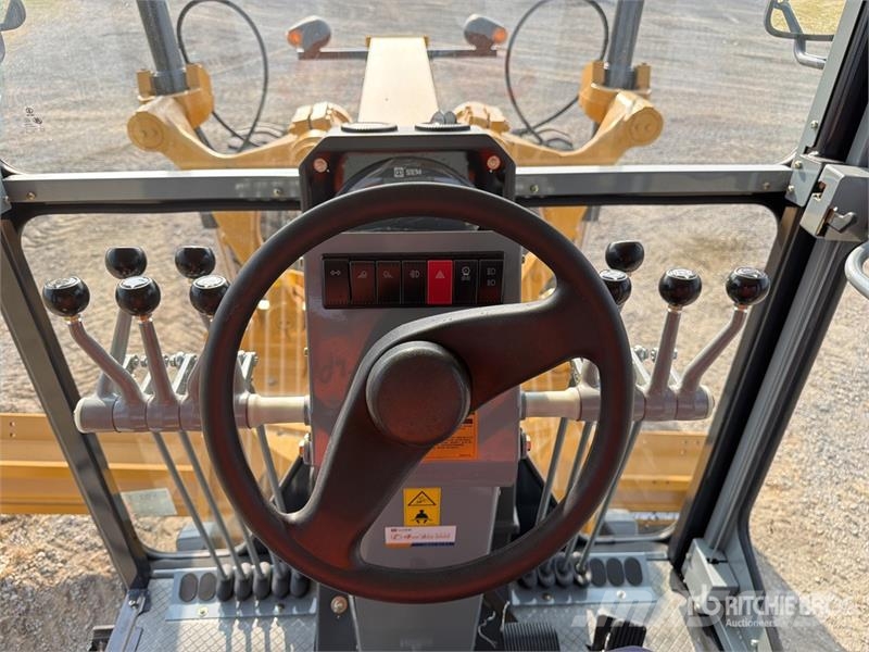 SEM 920F Motoconformadora (Sin Usar) / Motor Grader (U Greideriai