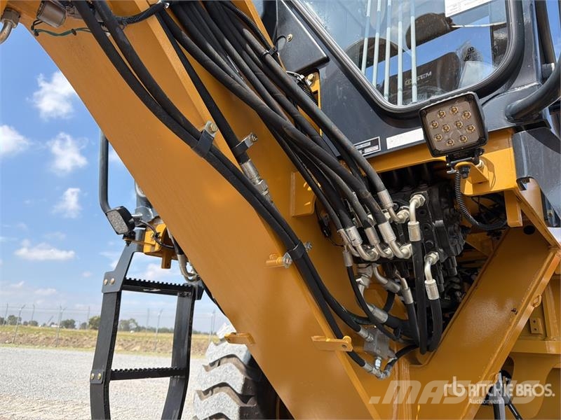 SEM 920F Motoconformadora (Sin Usar) / Motor Grader (U Grejderi