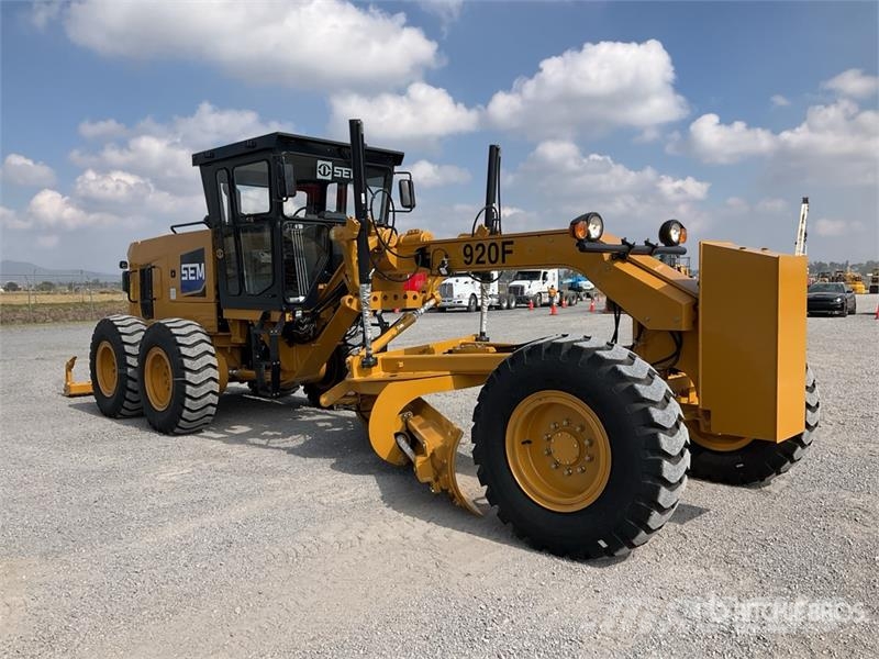 SEM 920F Motoconformadora (Sin Usar) / Motor Grader (U Grejderi