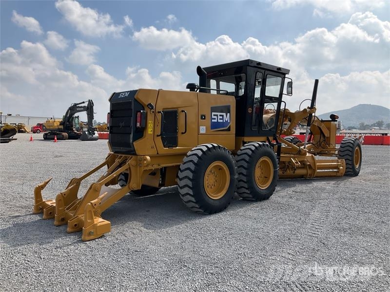 SEM 920F Motoconformadora (Sin Usar) / Motor Grader (U Grejderi