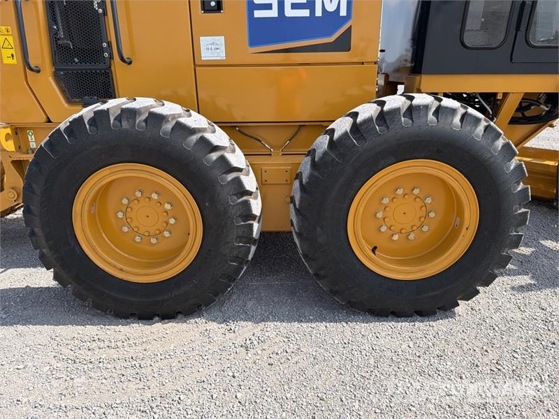 SEM 920F Motoconformadora (Sin Usar) / Motor Grader (U Grejderi
