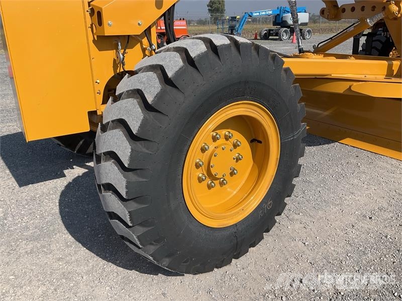SEM 920F Motoconformadora (Sin Usar) / Motor Grader (U Grader