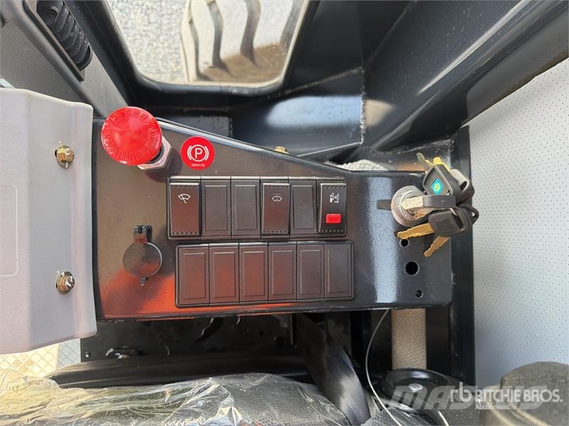 SEM 920F Motoconformadora (Sin Usar) / Motor Grader (U Grejderi