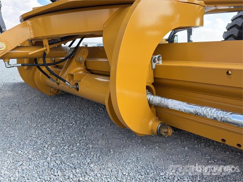 SEM 920F Motoconformadora (Sin Usar) / Motor Grader (U Grejderi