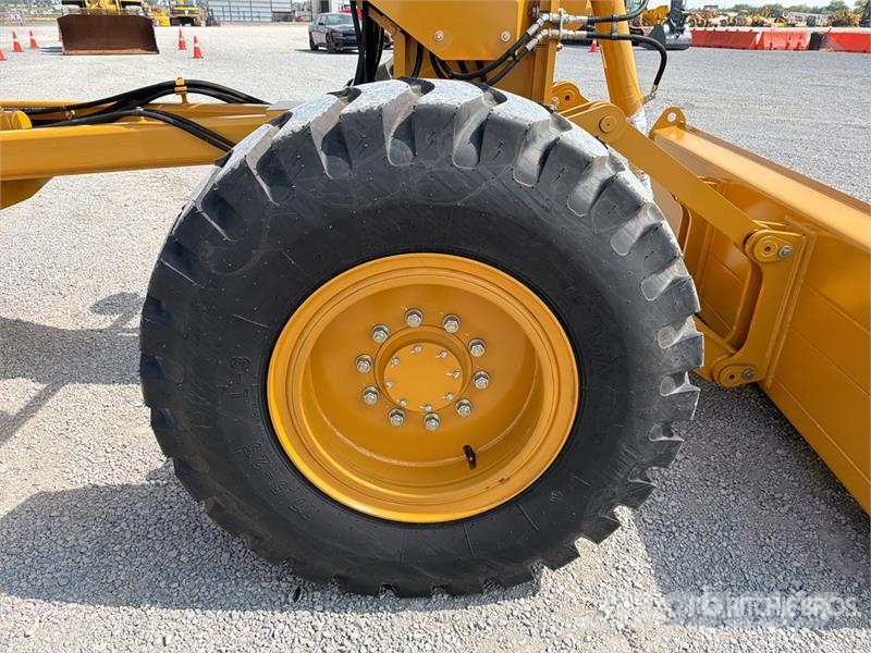 SEM 920F Motoconformadora (Sin Usar) / Motor Grader (U Grejderi