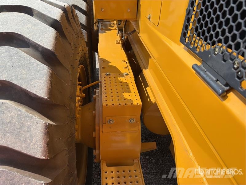 SEM 920F Motoconformadora (Sin Usar) / Motor Grader (U Grejderi