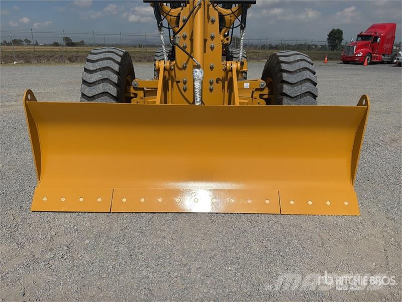 SEM 920F Motoconformadora (Sin Usar) / Motor Grader (U Grejderi