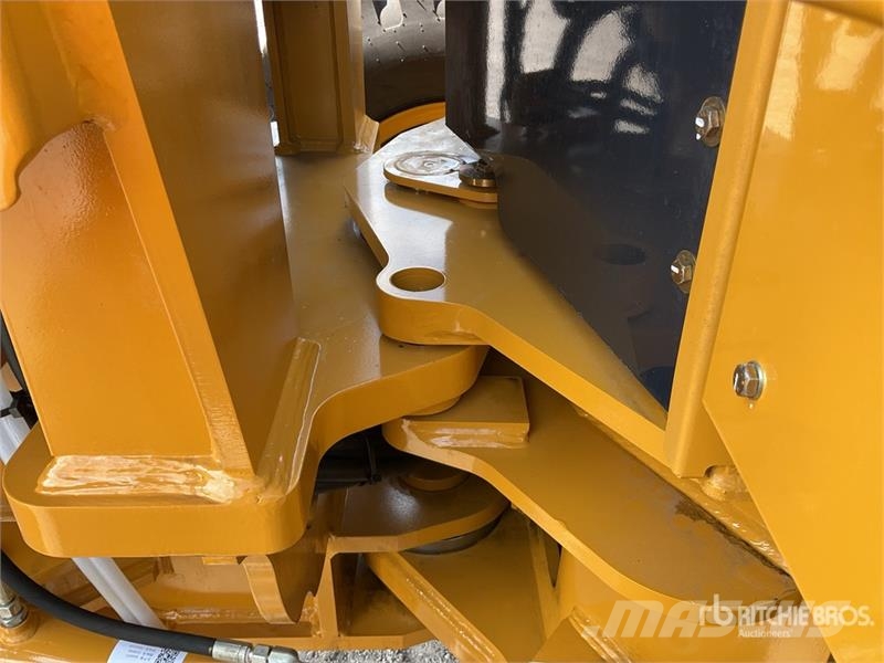 SEM 920F Motoconformadora (Sin Usar) / Motor Grader (U Grader