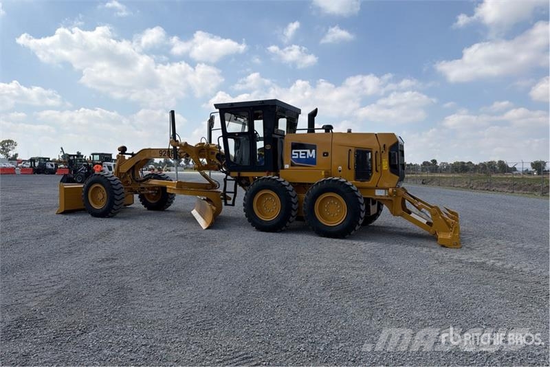 SEM 920F Motoconformadora (Sin Usar) / Motor Grader (U Grejderi