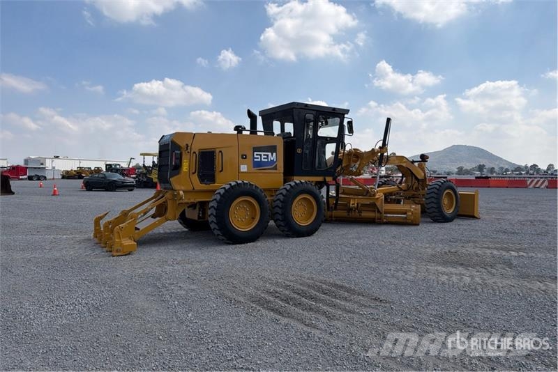SEM 920F Motoconformadora (Sin Usar) / Motor Grader (U Grejderi