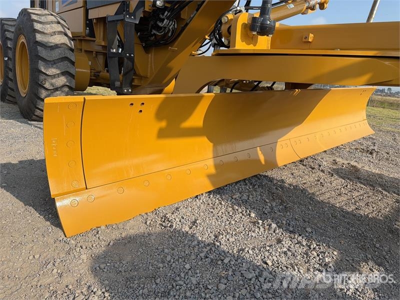SEM 920F Motoconformadora (Sin Usar) / Motor Grader (U Greideriai