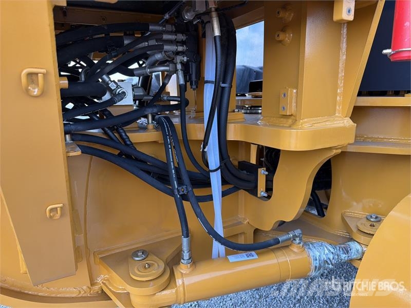 SEM 920F Motoconformadora (Sin Usar) / Motor Grader (U Grejderi