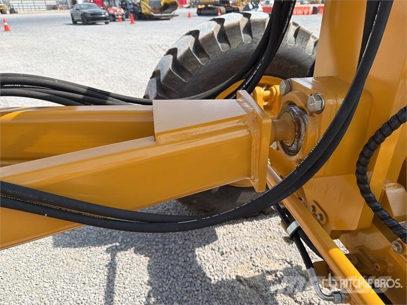 SEM 920F Motoconformadora (Sin Usar) / Motor Grader (U Grejderi