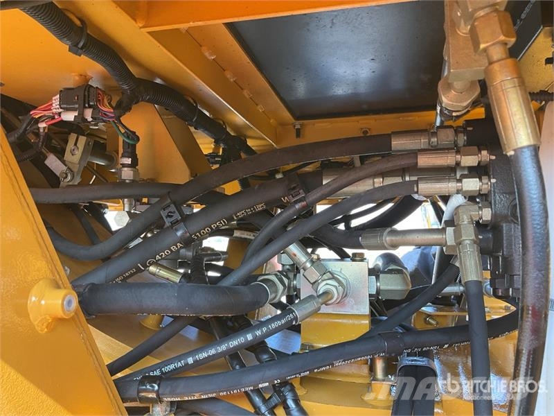 SEM 920F Motoconformadora (Sin Usar) / Motor Grader (U Grader