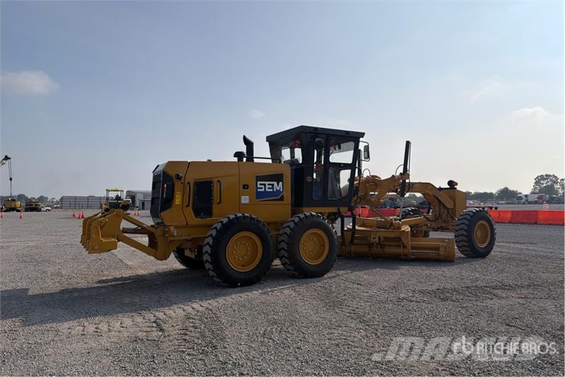 SEM 920F Motoconformadora (Sin Usar) / Motor Grader (U Greideriai